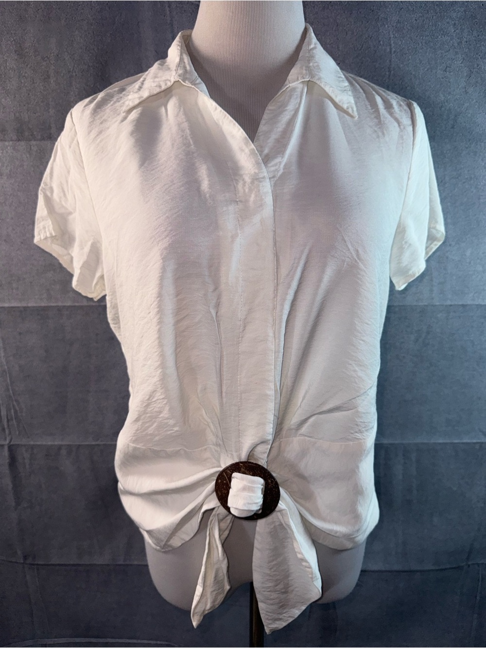 3326-Coldwater Creek Cream Short-Sleeve Button-Front Tie Blouse